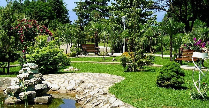 Территория пансионата